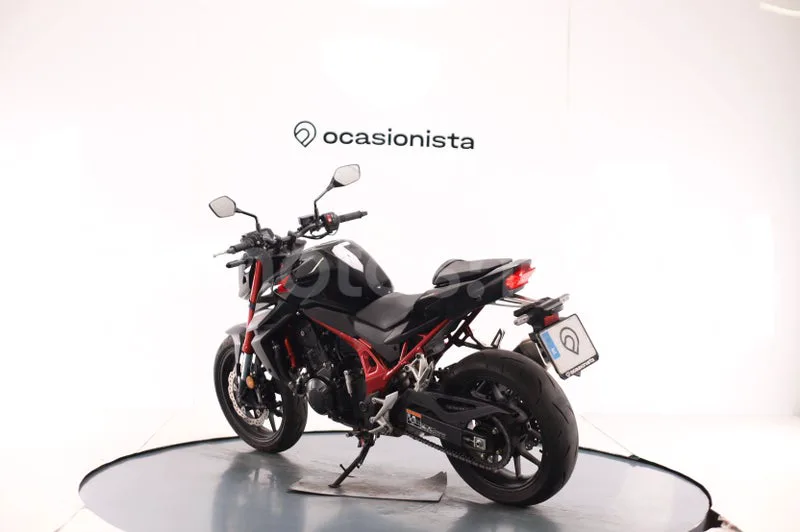 Honda CB750 Hornet - Vista 4