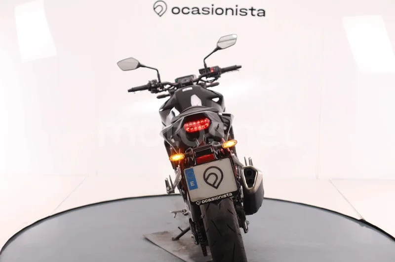 Honda CB750 Hornet - Vista 10