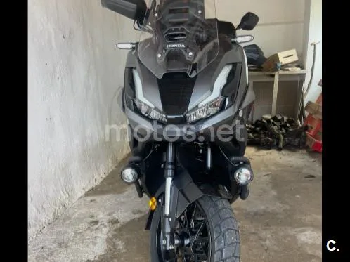 Honda ADV350 - Vista 3