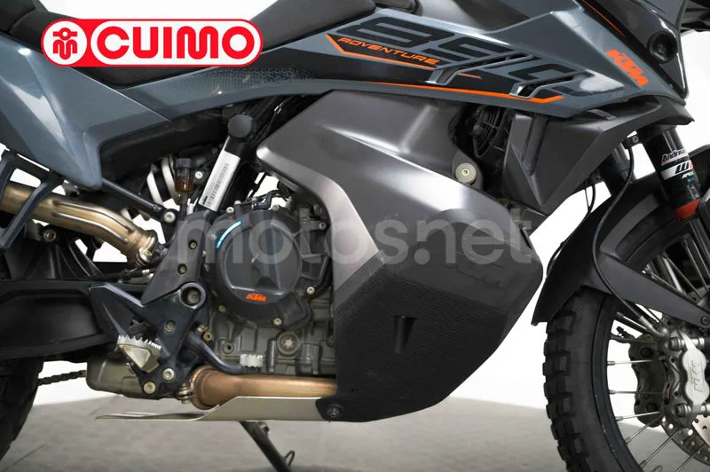 KTM 890 – Vista 15