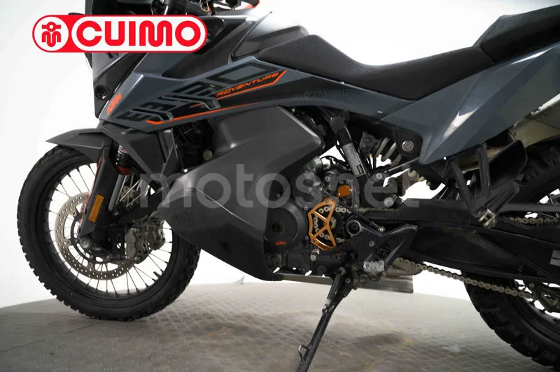 KTM 890 – Vista 26