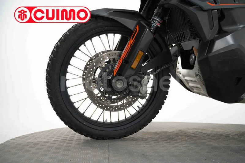 KTM 890 – Vista 30