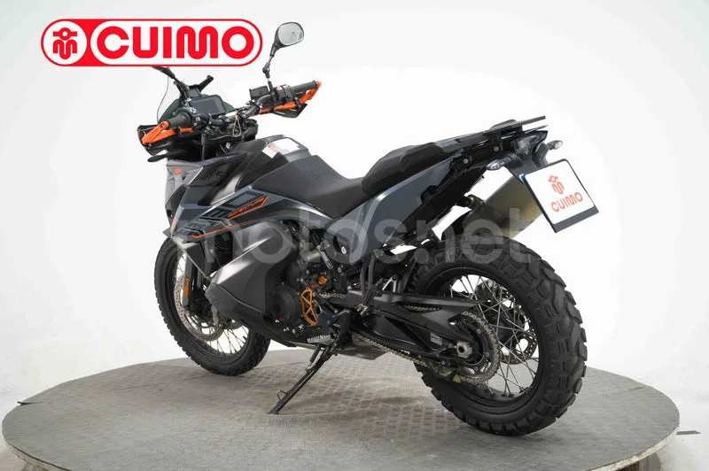 KTM 890 – Vista 6
