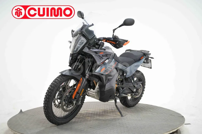 KTM 890 – Vista 9
