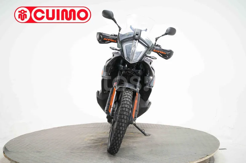 KTM 890 – Vista 10