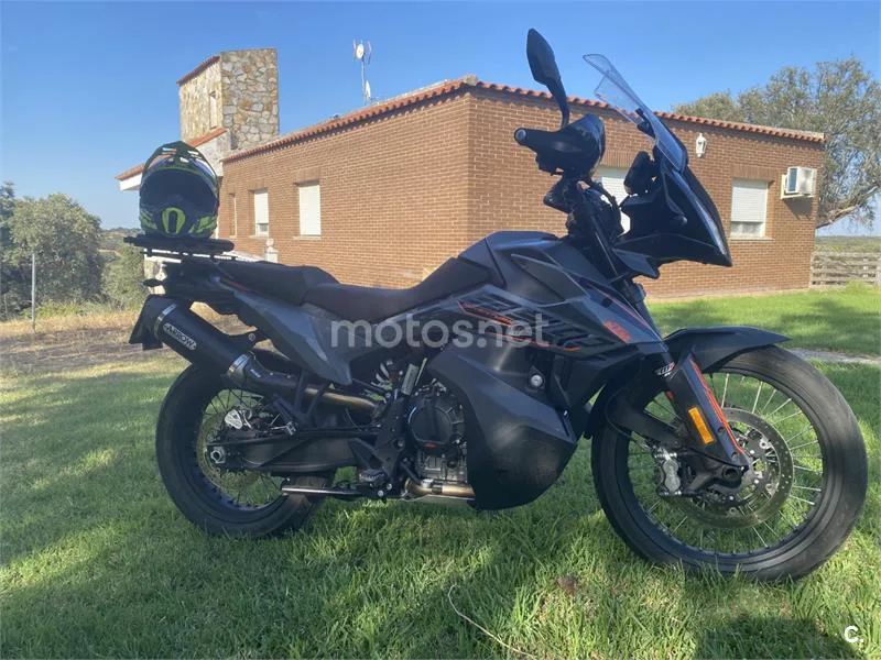 KTM 890 – Vista 3