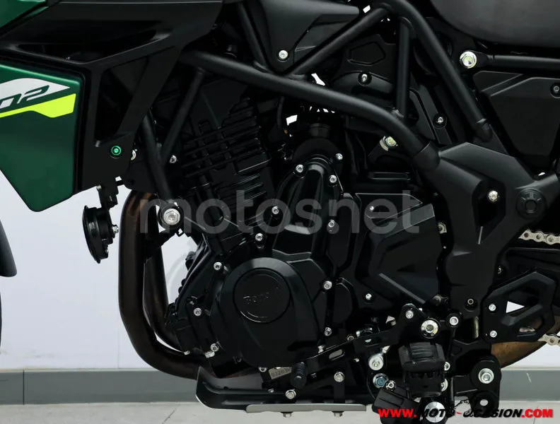Benelli TRK 702 - Vista 10