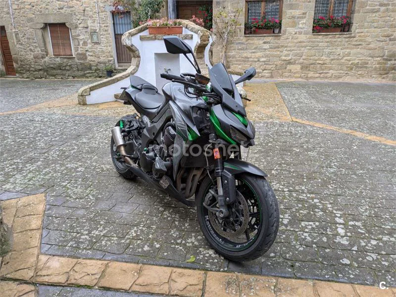 Kawasaki Z1000 - Vista 3