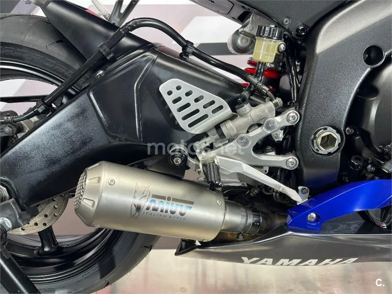 Yamaha YZF-R6 - Vista 12