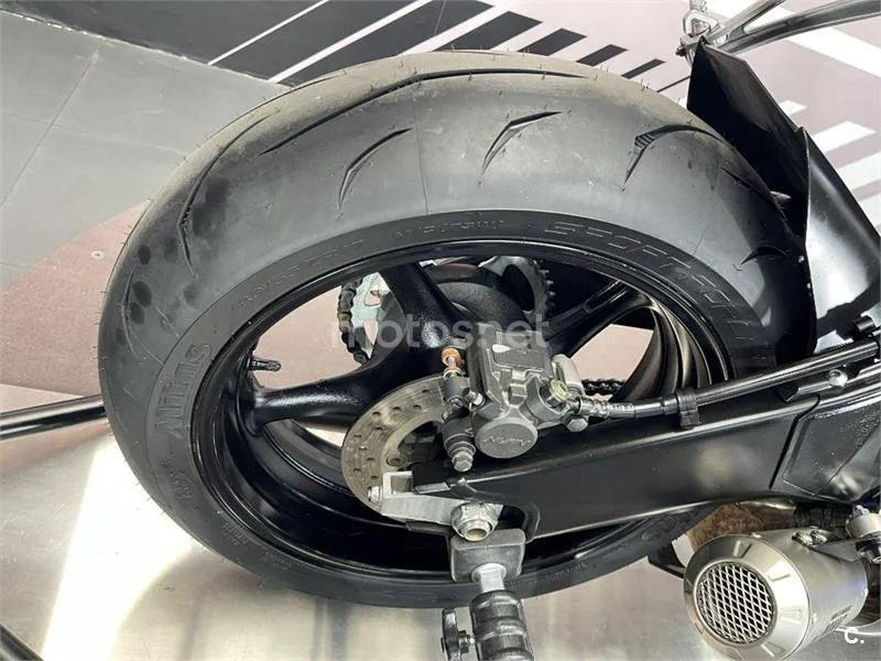 Yamaha YZF-R6 - Vista 15