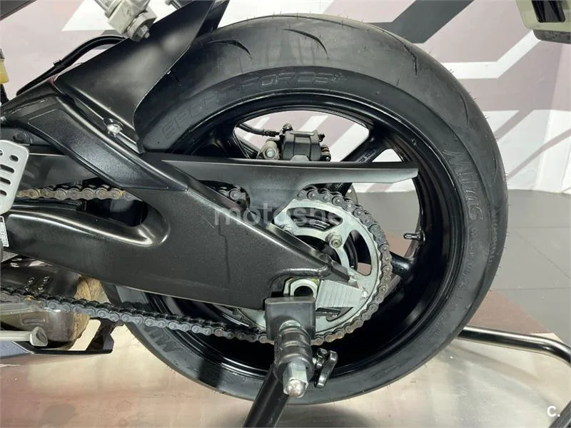 Yamaha YZF-R6 - Vista 20