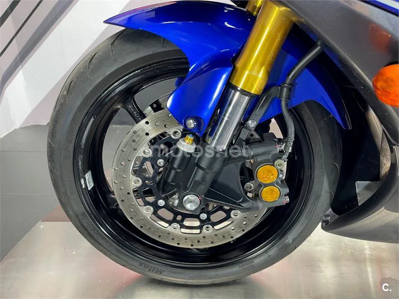 Yamaha YZF-R6 - Vista 25