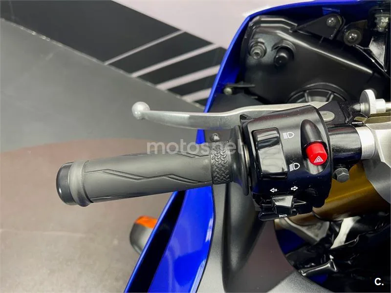 Yamaha YZF-R6 - Vista 8