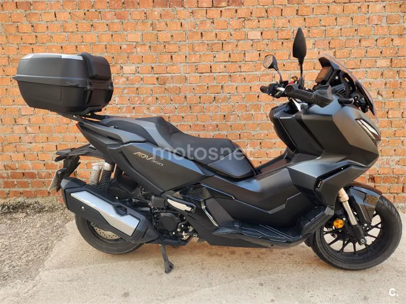Honda ADV350 - Vista 5