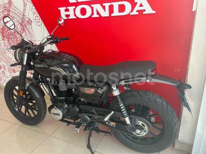 Honda GB350S - Vista 4