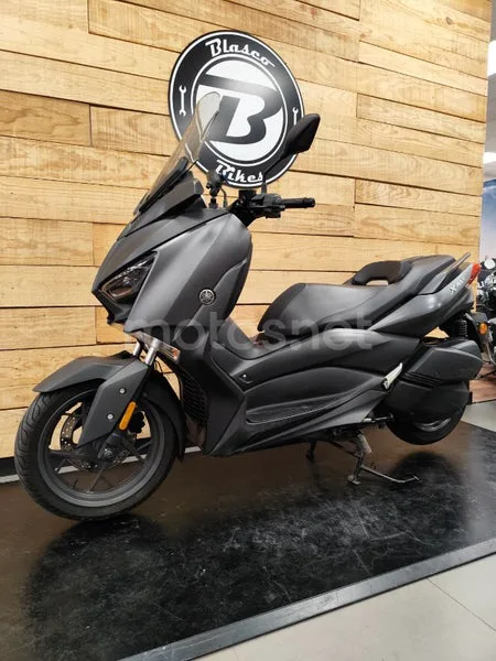 Yamaha XMAX 300 - Vista 12