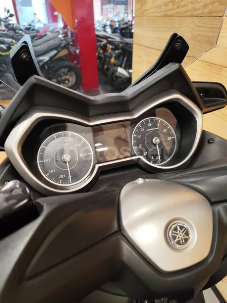 Yamaha XMAX 300 - Vista 14