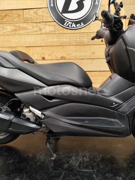 Yamaha XMAX 300 - Vista 17
