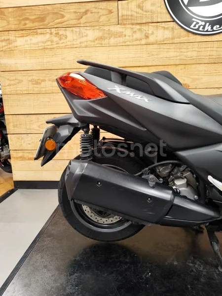 Yamaha XMAX 300 - Vista 18