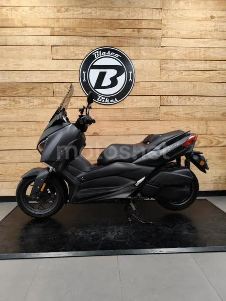 Yamaha XMAX 300 - Vista 3