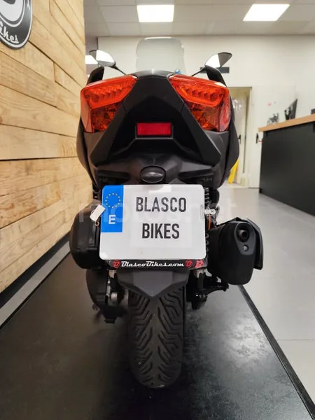 Yamaha XMAX 300 - Vista 7