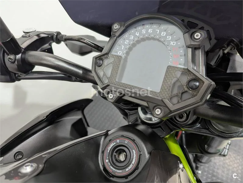 Kawasaki Z900 - Vista 11