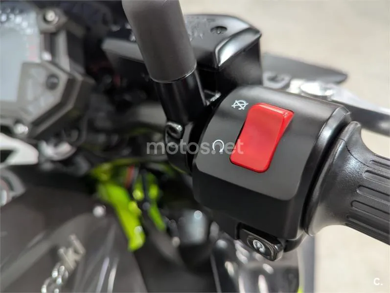 Kawasaki Z900 - Vista 10