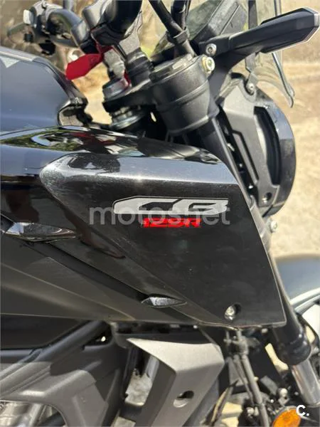Honda CB125R - Vista 6