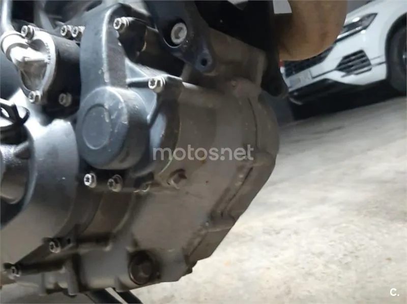 KTM 690 SMC R – Vista 3