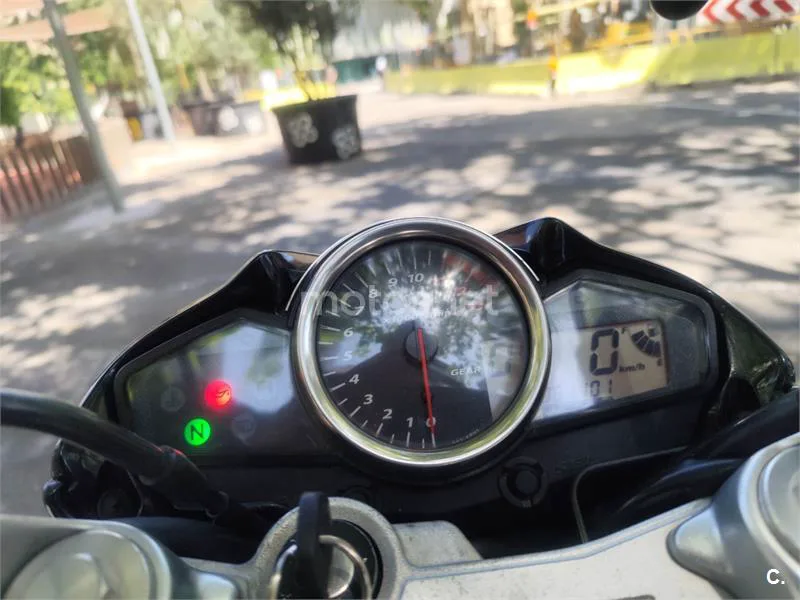 Suzuki Inazuma 250 - Vista 8