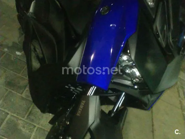 Yamaha XMAX 125 - Vista 4