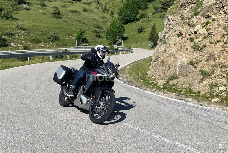 Honda XL750 Transalp - Vista 6