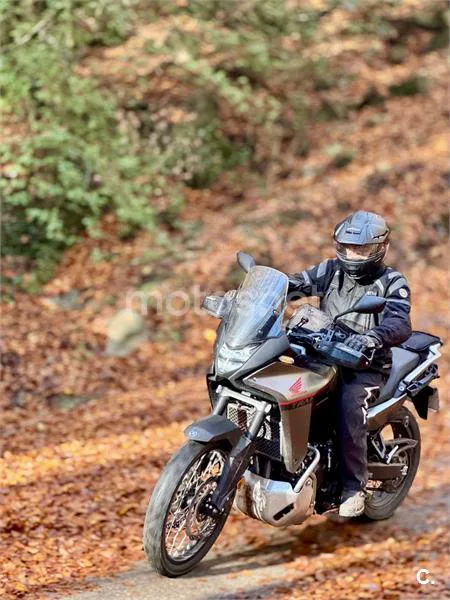 Honda XL750 Transalp - Vista 7
