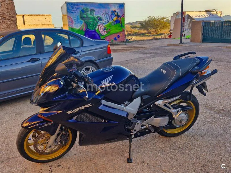 Honda VFR800F - Vista 3