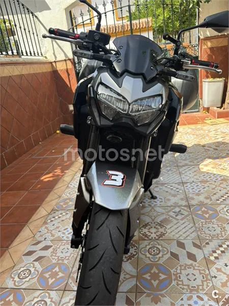 Kawasaki Z900 - Vista 3