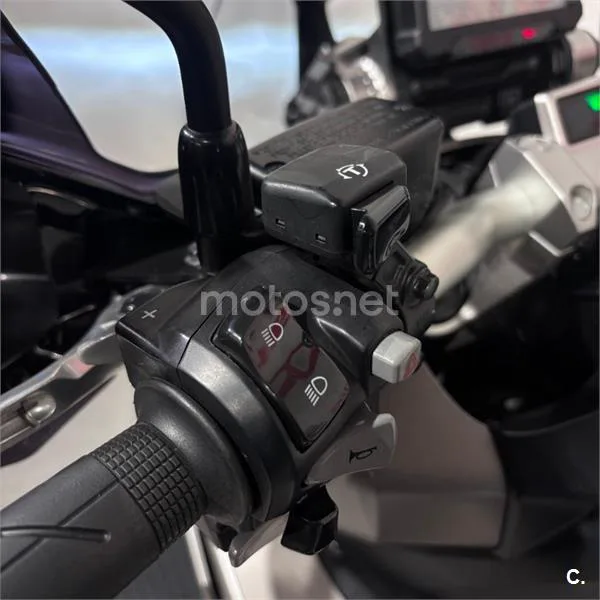 Honda X-ADV - Vista 12