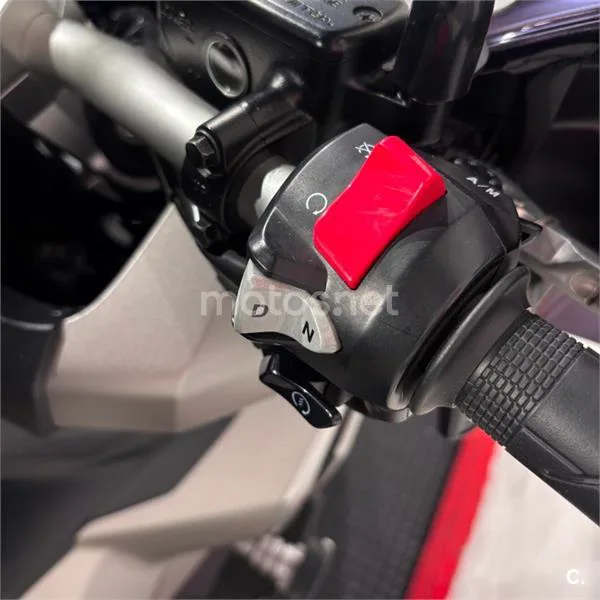 Honda X-ADV - Vista 13