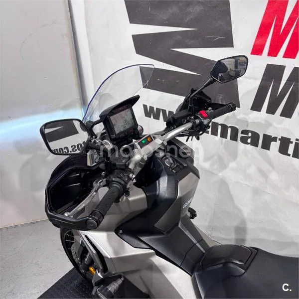 Honda X-ADV - Vista 10