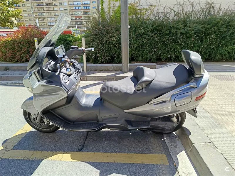 Suzuki Burgman 650 Executive 3800 € 2013 Navarra - 1
