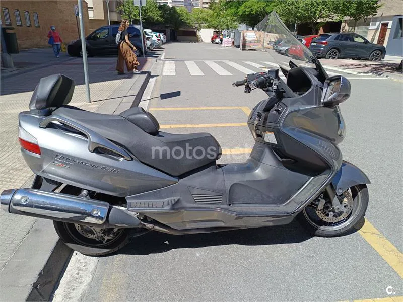 Suzuki Burgman 650 Executive - Vista 3
