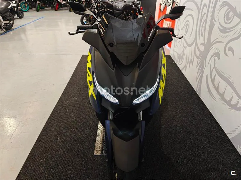 Yamaha XMAX 300 - Vista 4