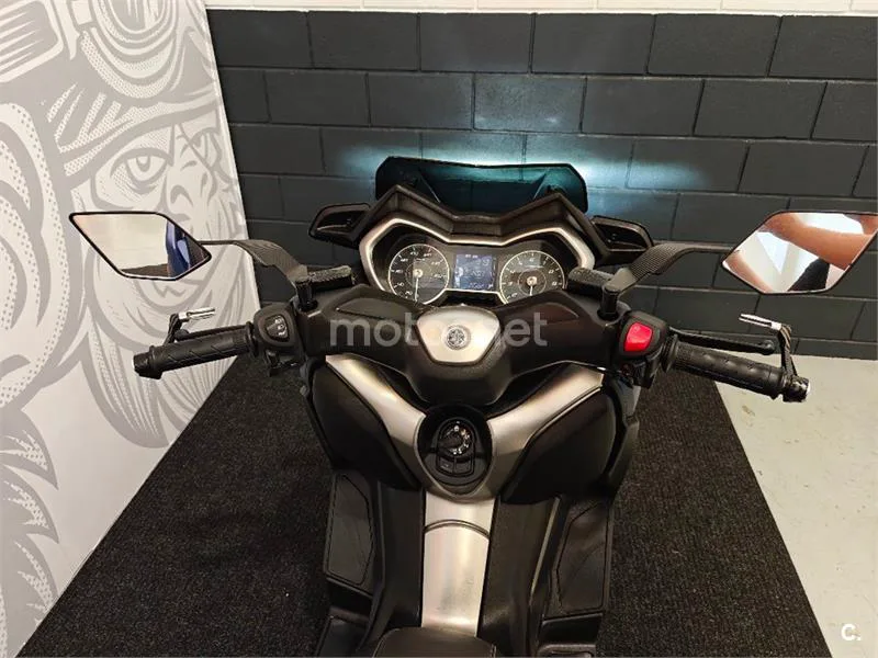 Yamaha XMAX 300 - Vista 7