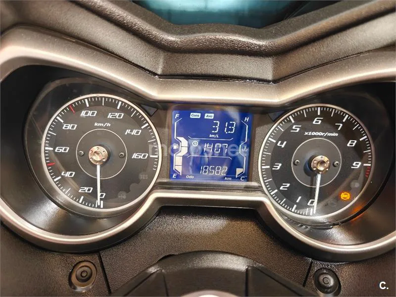 Yamaha XMAX 300 - Vista 8