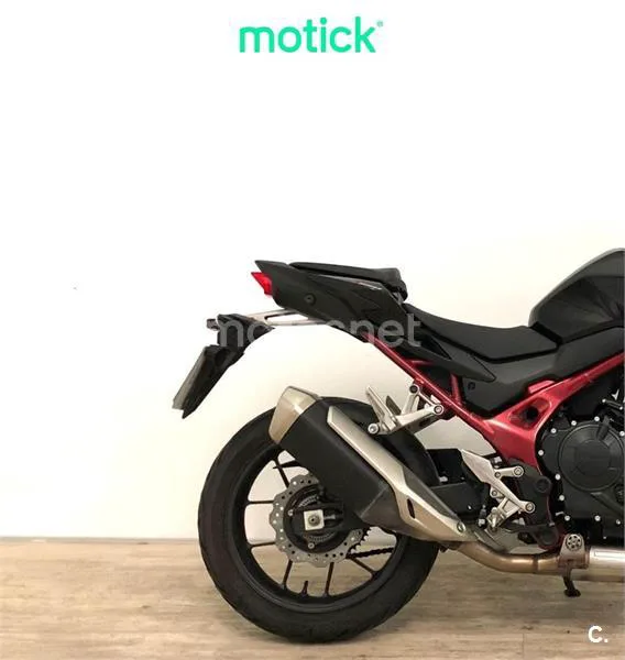 Honda CB750 Hornet - Vista 3