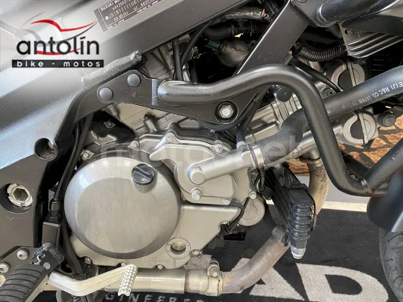 Suzuki V-Strom 650 - Vista 24