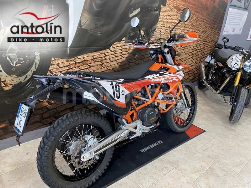 KTM 690 Enduro R – Vista 3