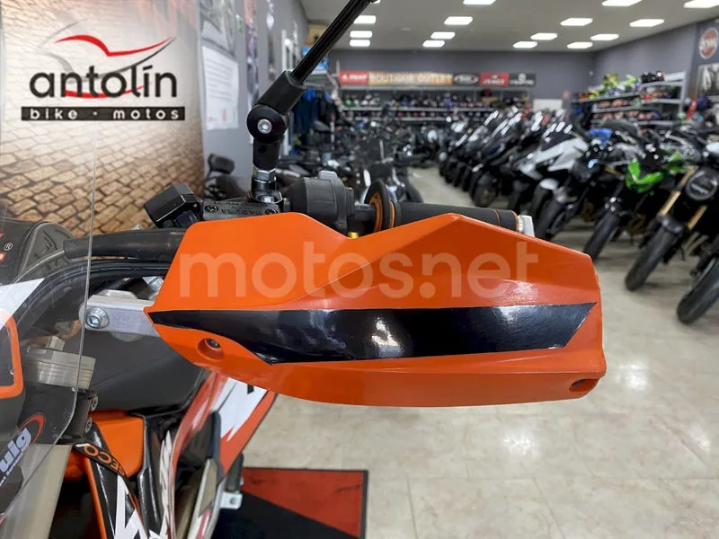 KTM 690 Enduro R – Vista 26