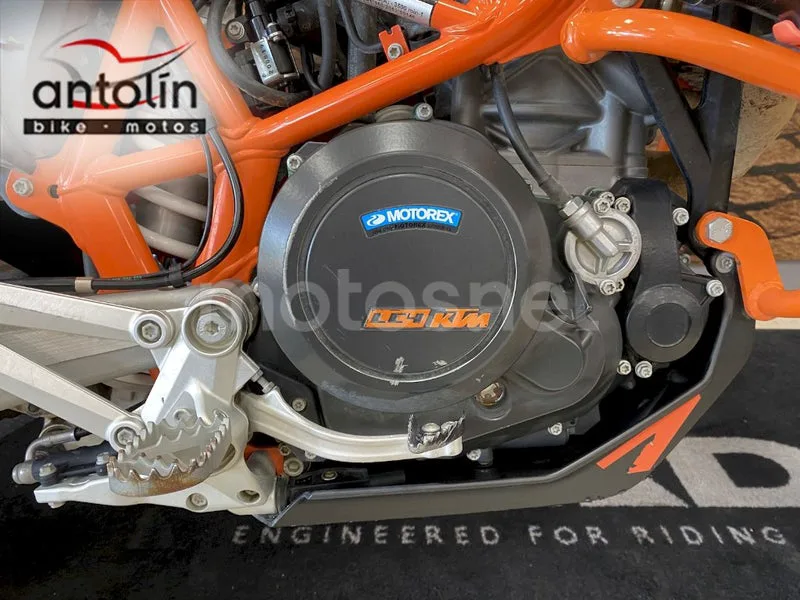 KTM 690 Enduro R – Vista 7