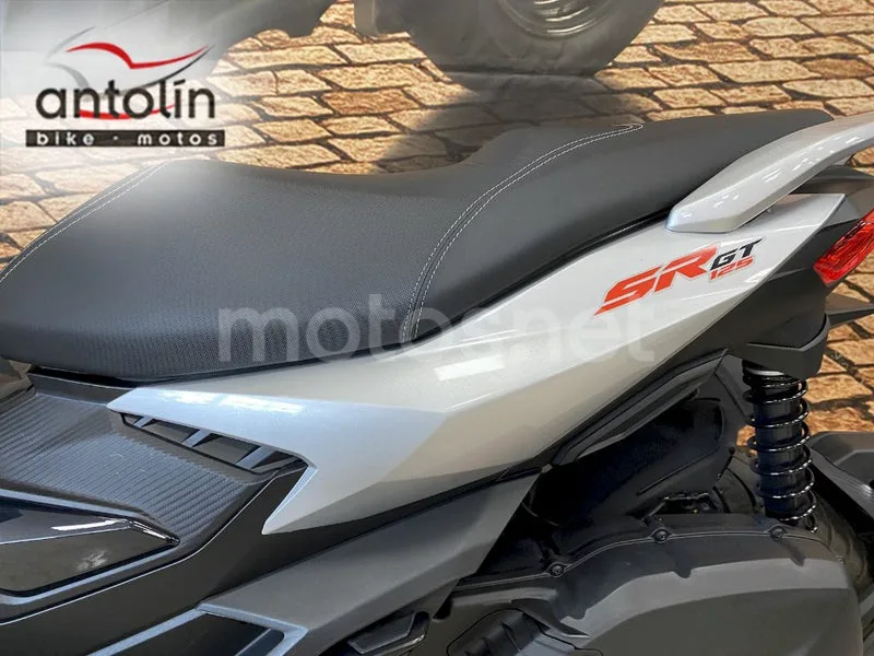 Aprilia SR GT 125 - Vista 16