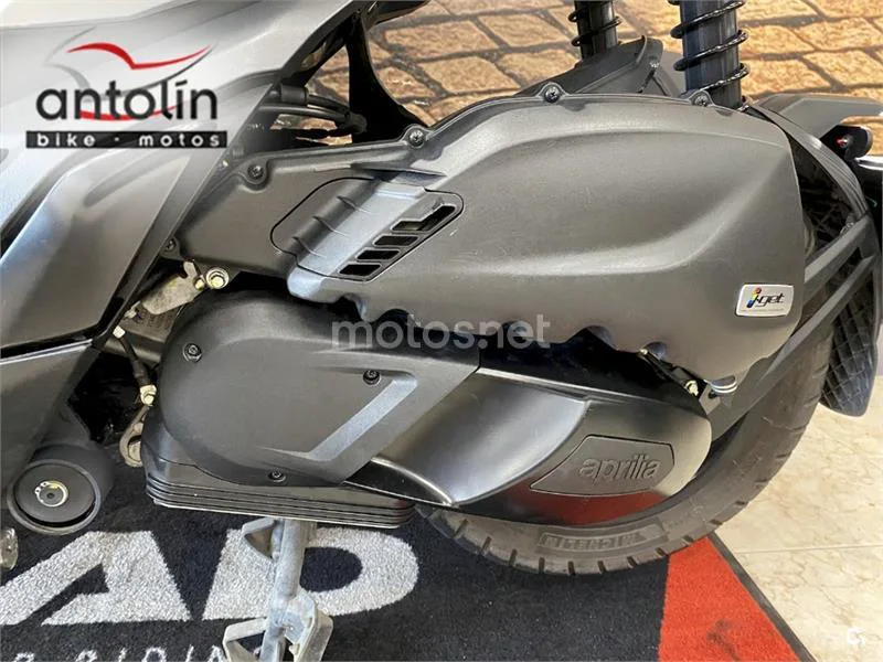 Aprilia SR GT 125 - Vista 17